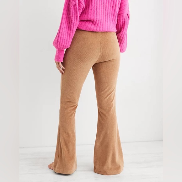 Aerie Groove-On Rib Velour Flare Pant . - Picture 3 of 8